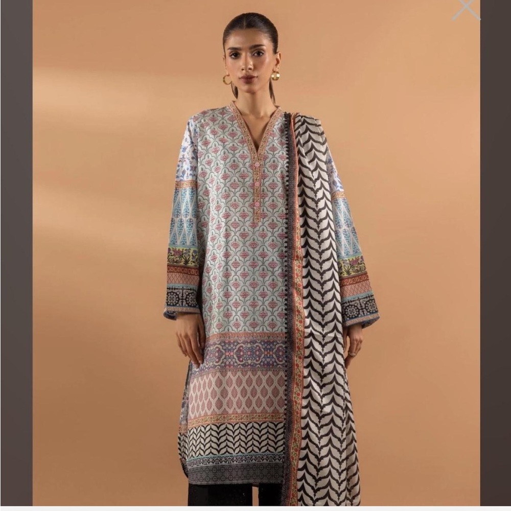 Elegant Floral Women's 3 Piece Suit L
